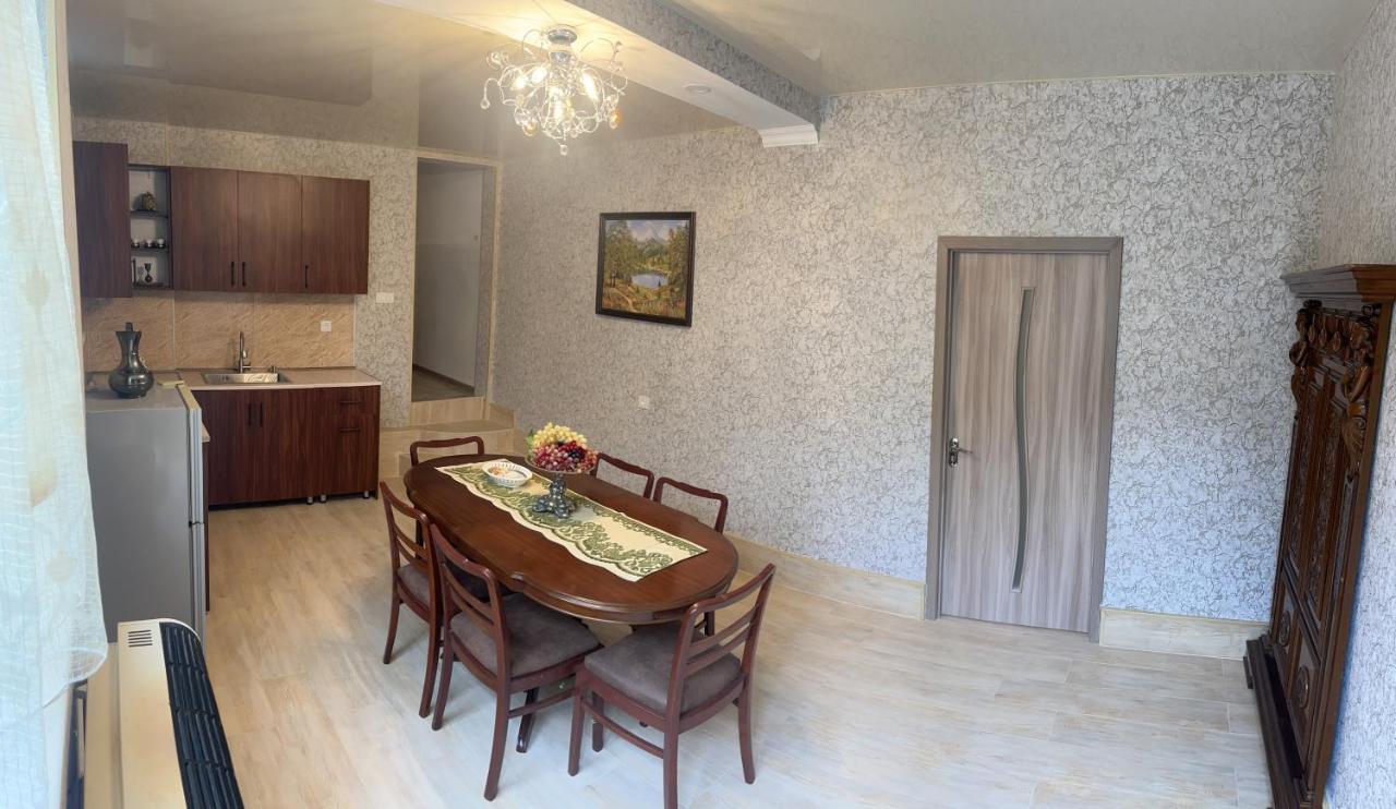 Kutaisi City Heart Apartment Exterior foto